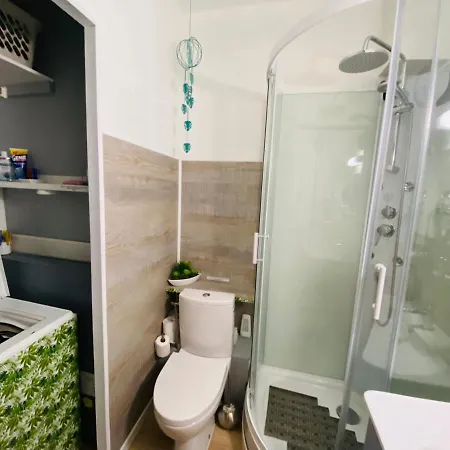 Le Navarre, T2 Familial Bien Equipe En Rdc , En Centre-ville * קאוטרט