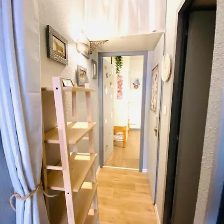 Le Navarre, T2 Familial Bien Equipe En Rdc , En Centre-ville *