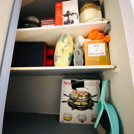 Le Navarre, T2 Familial Bien Equipe En Rdc , En Centre-ville كوتيريه