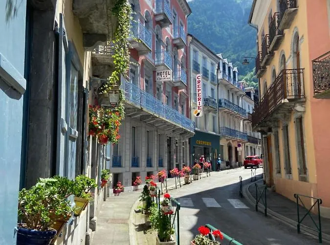 Le Navarre, T2 Familial Bien Equipe En Rdc , En Centre-ville * Cauterets