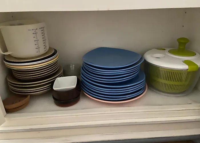 Le Navarre, T2 Familial Bien Equipe En Rdc , En Centre-ville *