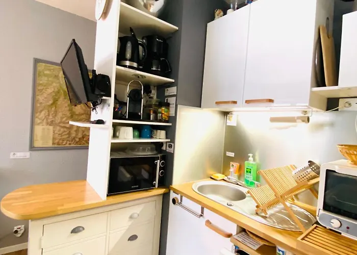 Le Navarre, T2 Familial Bien Equipe En Rdc , En Centre-ville Appartement *